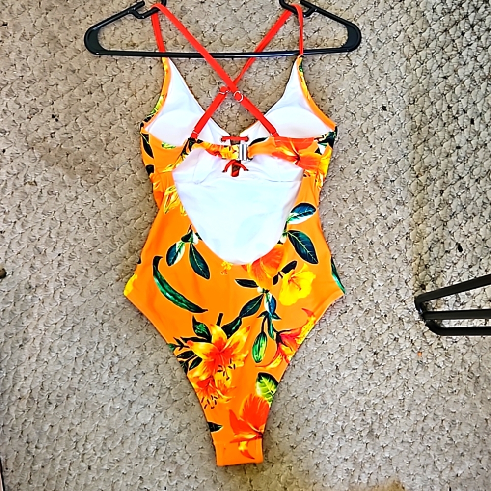 NWOT one piece swimsuit - Picture 3 of 7